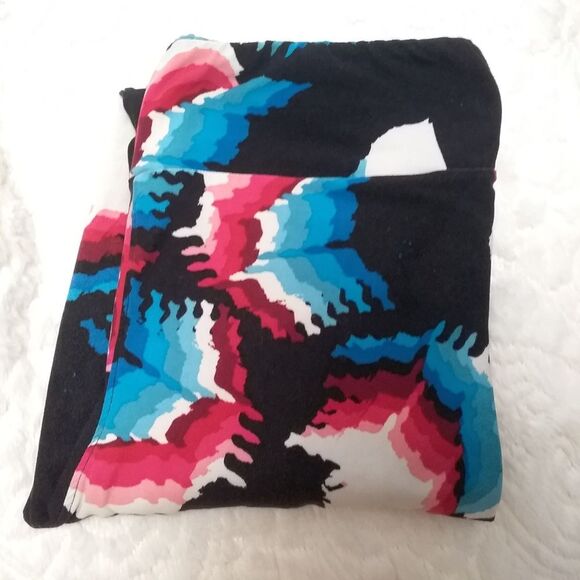 LuLaRoe LLR TC Leggings Patriotic American Abstract USA Map Shape Pattern - Picture 2 of 5